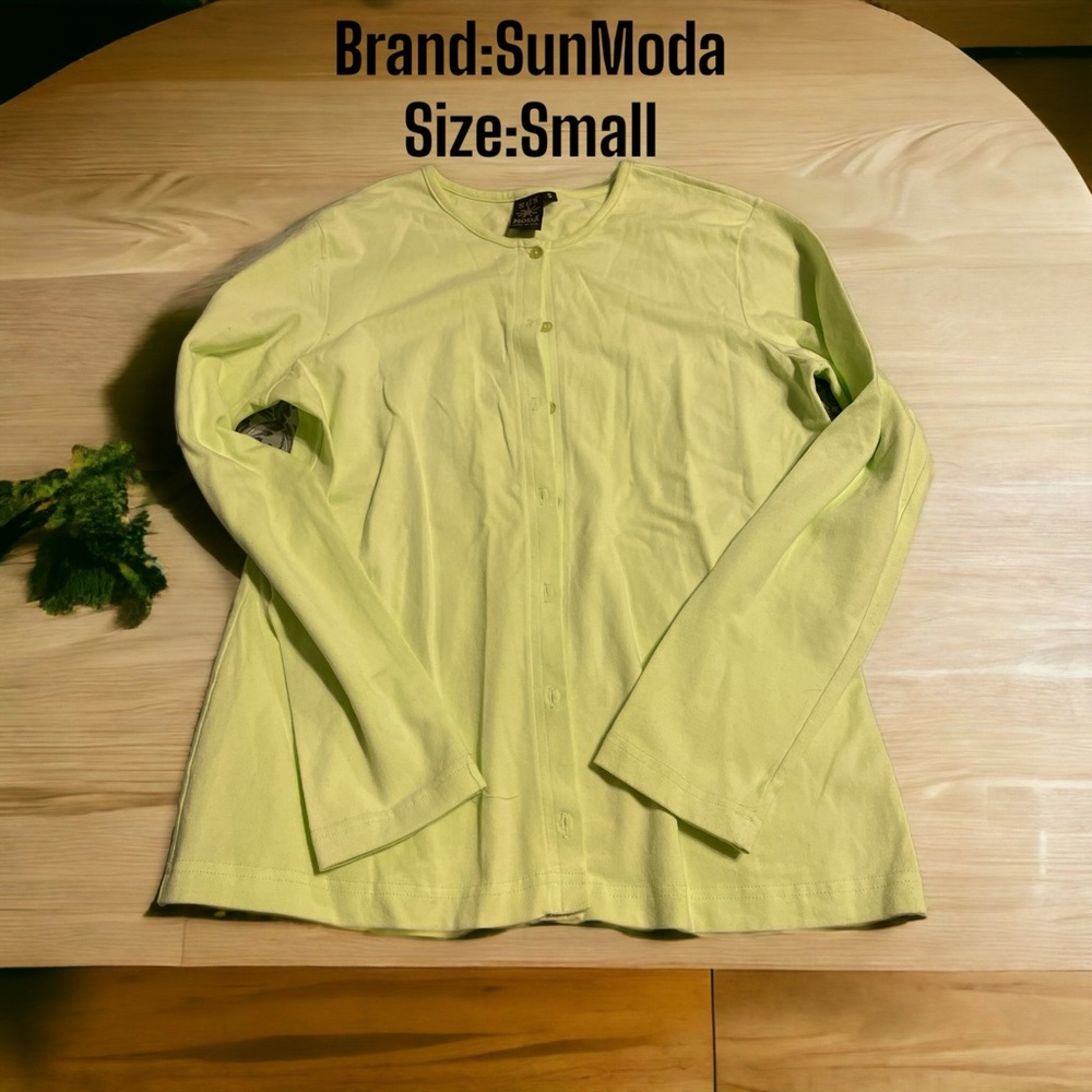 Women’s Sun Moda Button Up Size Small